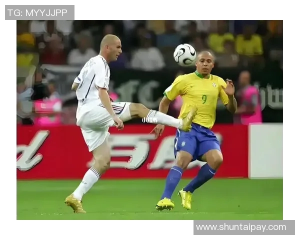 马拉多纳与齐达内的巅峰对决：足球历史上的传奇碰撞与技艺较量